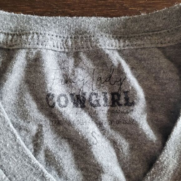 👢 Fancy Lady Cowgirl V Neck Tee Little Fancy Ranchy Small - Picture 3 of 4